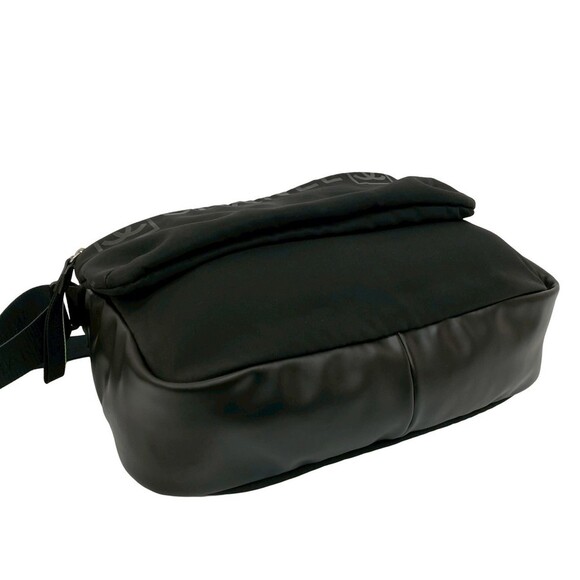 CHANEL Black Leather Logo Shoulder Bag - Picture 6 of 10